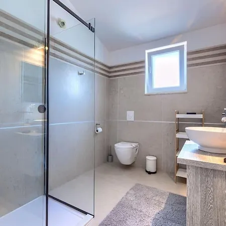 别墅 Augusta By Istrialux *