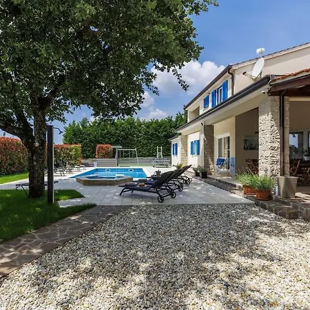 Augusta By Istrialux *