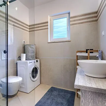 Villa Augusta By Istrialux Tomisici