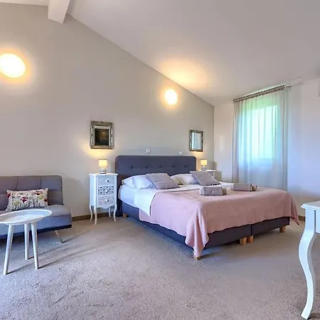 Augusta By Istrialux *